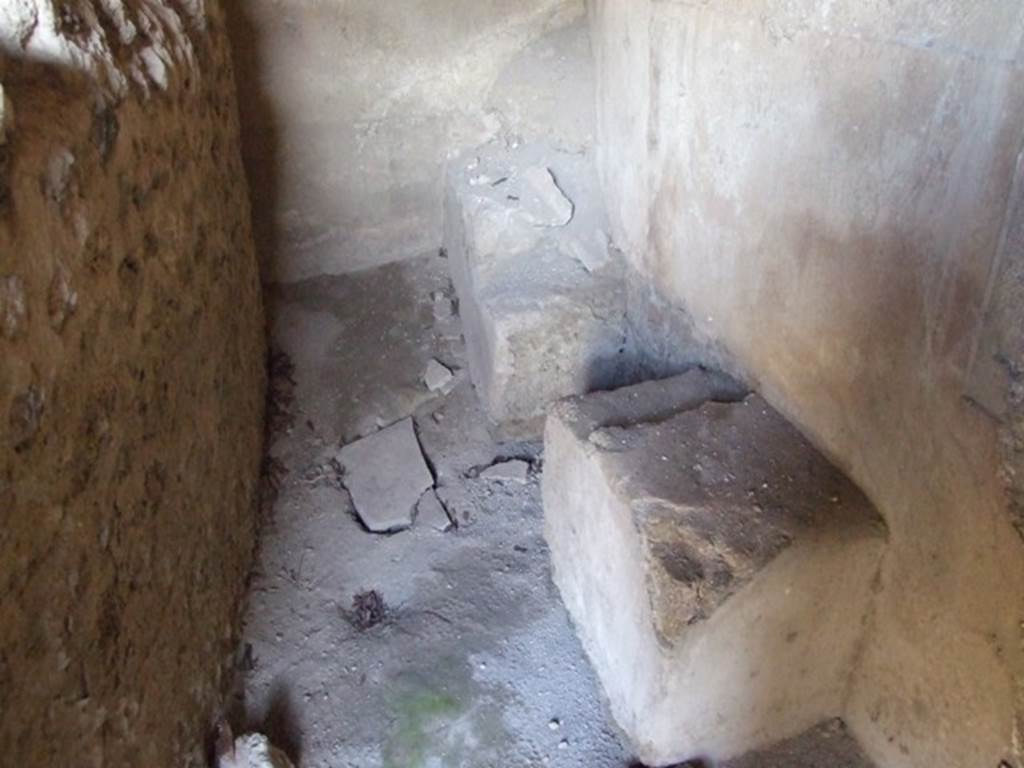 I.12.2 and I.12.1 Pompeii. March 2009. Room 15. Latrine.