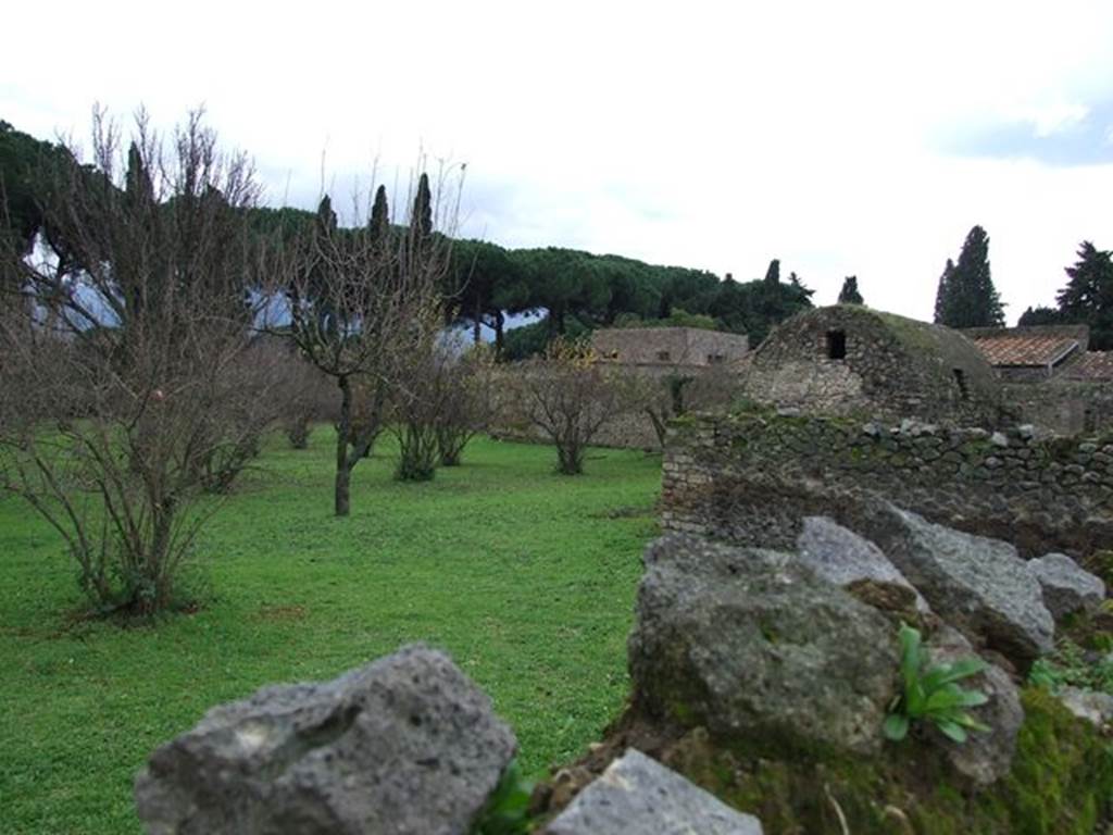 II.4.6 Pompeii. December 2006. Garden view from rear of swimming pool, looking south-west.