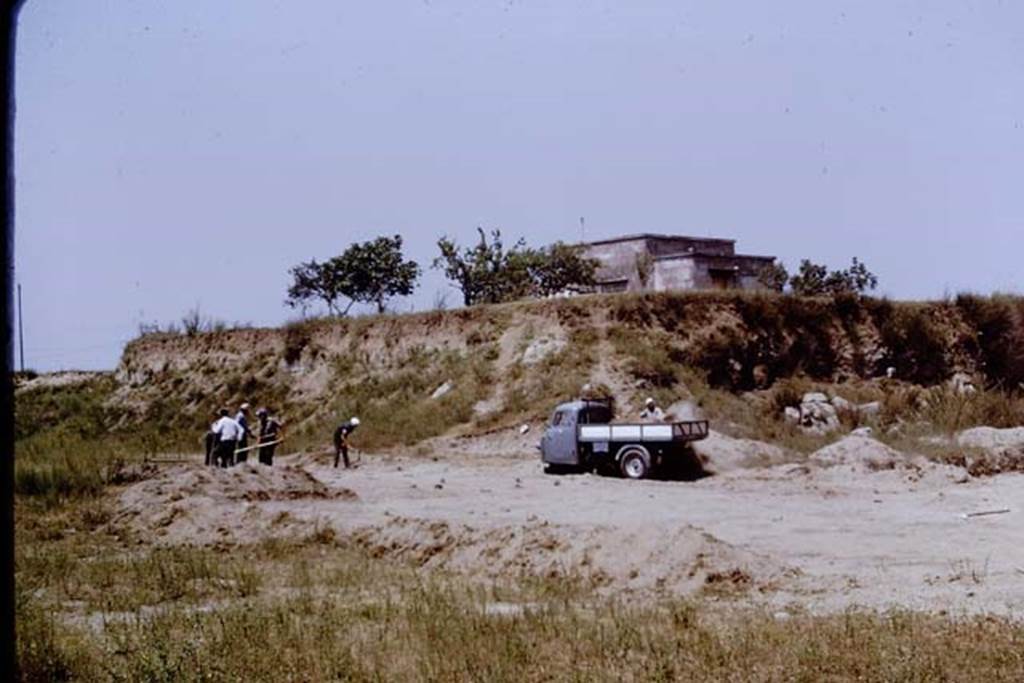 II.5 Pompeii, 1968. Looking north-east. Photo by Stanley A. Jashemski.
Source: The Wilhelmina and Stanley A. Jashemski archive in the University of Maryland Library, Special Collections (See collection page) and made available under the Creative Commons Attribution-Non Commercial License v.4. See Licence and use details.
J68f0522
