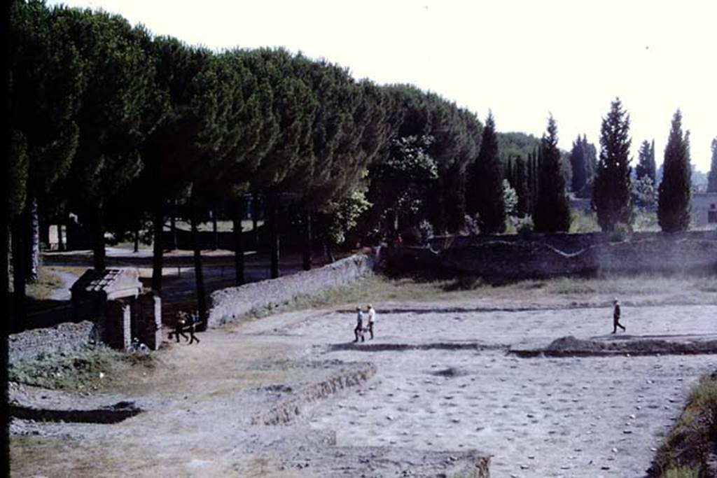 II.5 Pompeii, 1968. Workers going home, looking west across south side of site. Photo by Stanley A. Jashemski.
Source: The Wilhelmina and Stanley A. Jashemski archive in the University of Maryland Library, Special Collections (See collection page) and made available under the Creative Commons Attribution-Non Commercial License v.4. See Licence and use details.
J68f0775