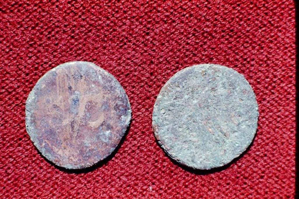 II.5 Pompeii, 1968. Detail of reverse of coins. Photo by Stanley A. Jashemski.
Source: The Wilhelmina and Stanley A. Jashemski archive in the University of Maryland Library, Special Collections (See collection page) and made available under the Creative Commons Attribution-Non Commercial License v.4. See Licence and use details.
J68f1792