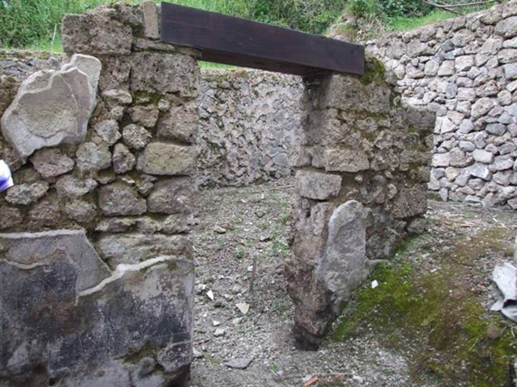 III.2.1 Pompeii.  March 2009.  Doorway from small corridor to room 18.