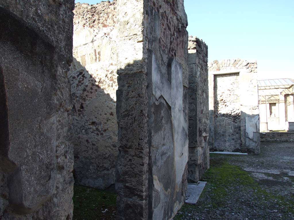 V.1.7 Pompeii. December 2007. Room 5, entrance doorway, looking north along west side of atrium.