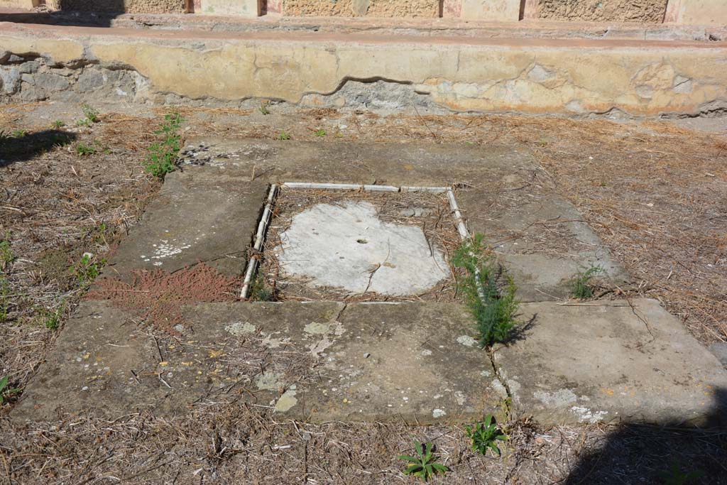 V.1.7 Pompeii. October 2019. Room 17, marble fountain in peristyle. 
Foto Annette Haug, ERC Grant 681269 DÉCOR.

