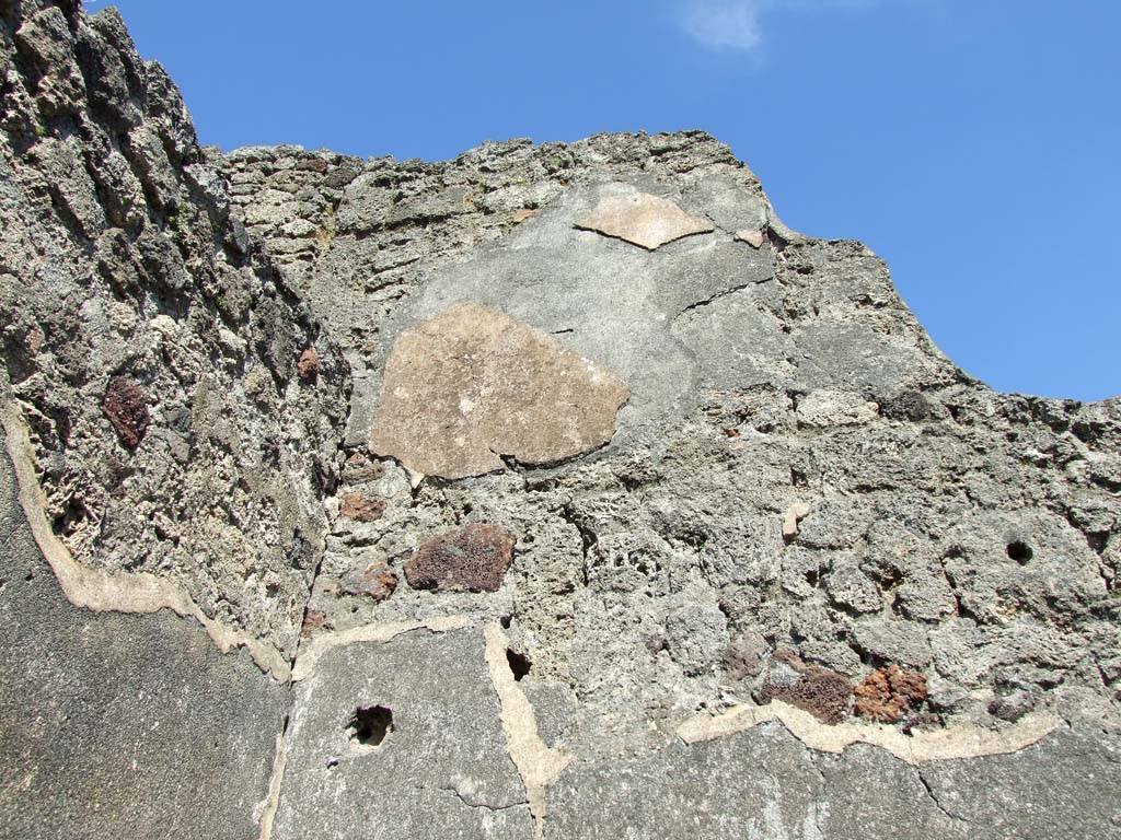 V.3.8 Pompeii. March 2009. East wall of front room on west side of entrance corridor.