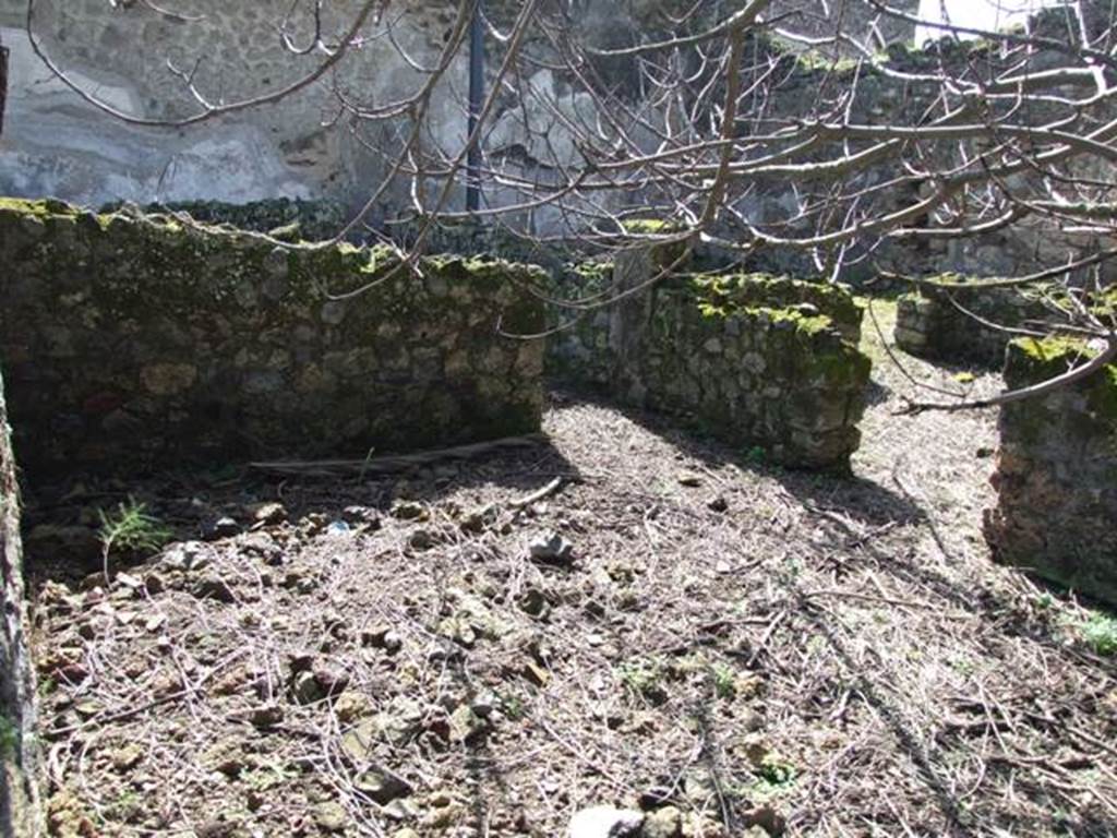 V.4.13 Pompeii.  March 2009.  Tablinum.  Looking south west.