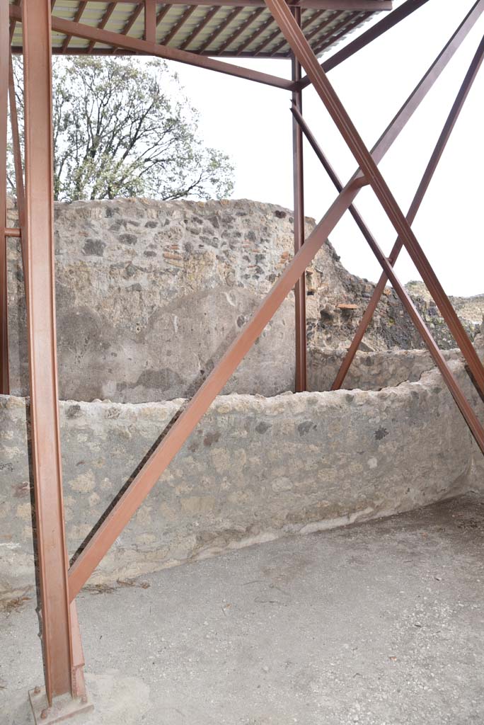 V.4.a Pompeii. March 2018. Room ‘u’, looking towards east wall at south end.
Foto Annette Haug, ERC Grant 681269 DÉCOR.
