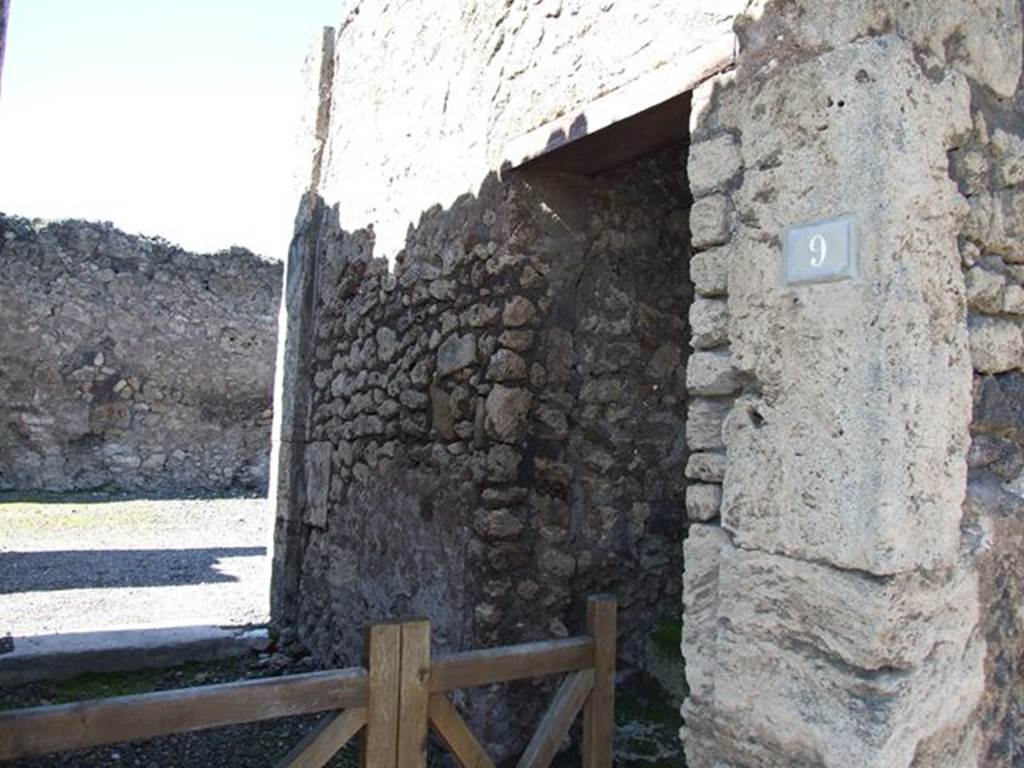 VI.7.9 Pompeii.  March 2009.  North wall of fauces with entrance to stairs.