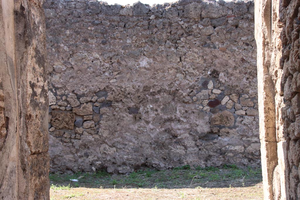 VI.7.9 Pompeii. October 2022. West wall of atrium. Photo courtesy of Klaus Heese.