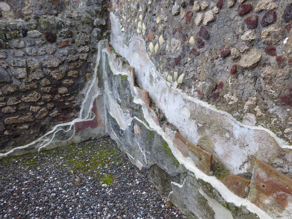 VI.7.23 Pompeii. February 2015. Looking south along west wall. Photo courtesy of Johannes Eber.