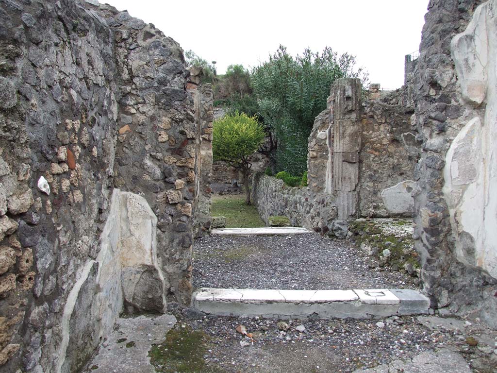 VI.7.23 Pompeii. December 2006. Looking north towards garden.