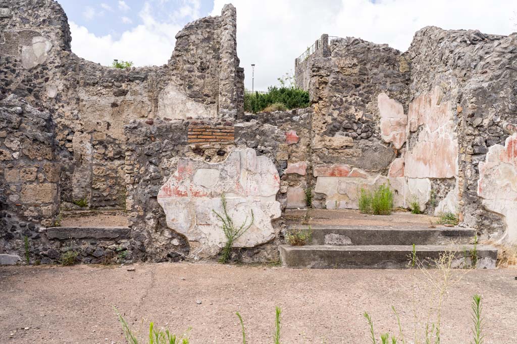 VI.7.23 Pompeii. July 2021. Looking north across atrium. Photo courtesy of Johannes Eber.