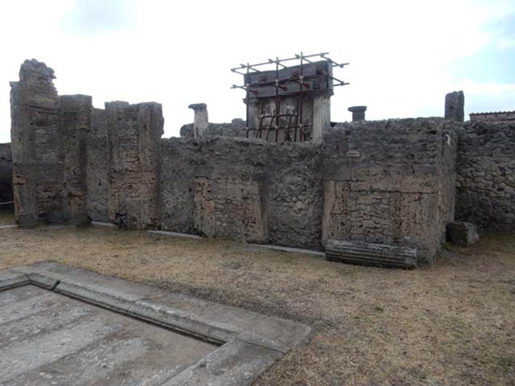 VI.8.22 Pompeii. May 2017. Looking south-east across atrium. Photo courtesy of Buzz Ferebee.