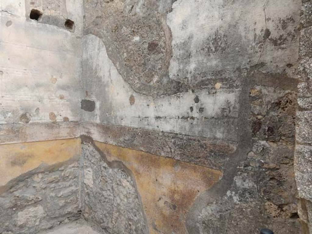 VI.8.22 Pompeii. May 2017. Room 18, east wall. Photo courtesy of Buzz Ferebee.