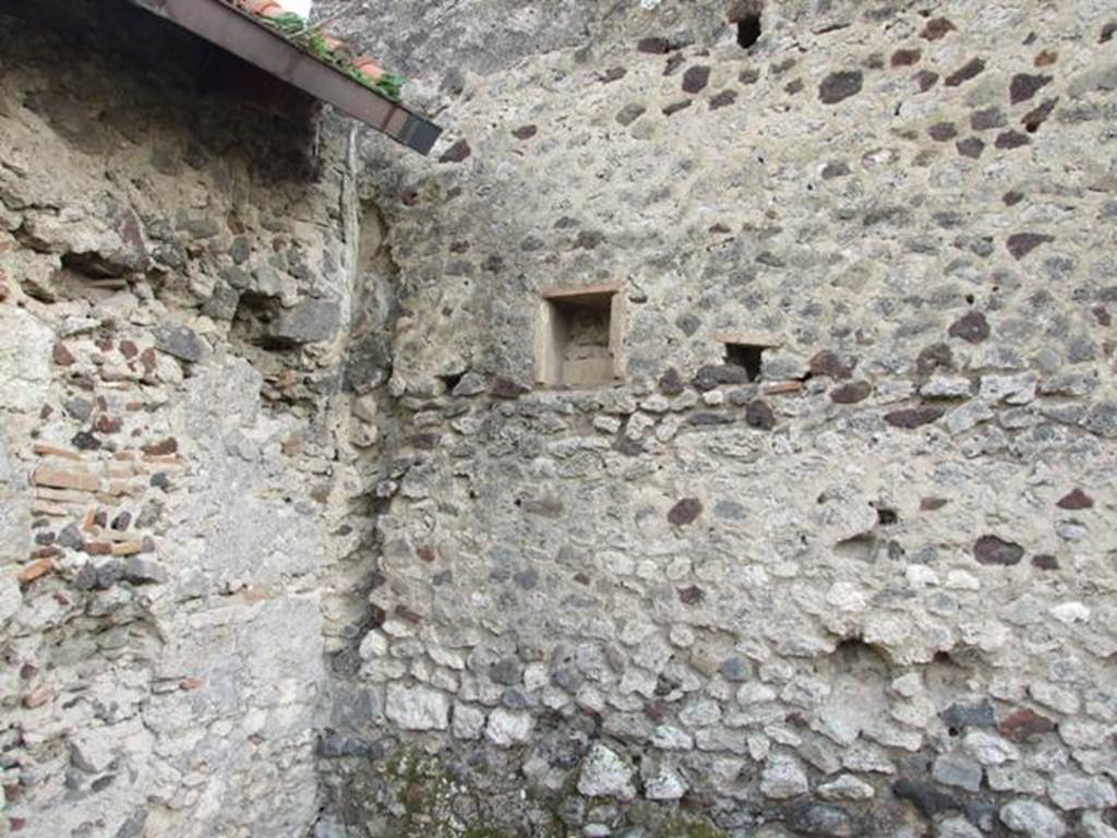 VI.9.1 Pompeii. December 2007. Room 18, wall in the south-east corner of the garden area.