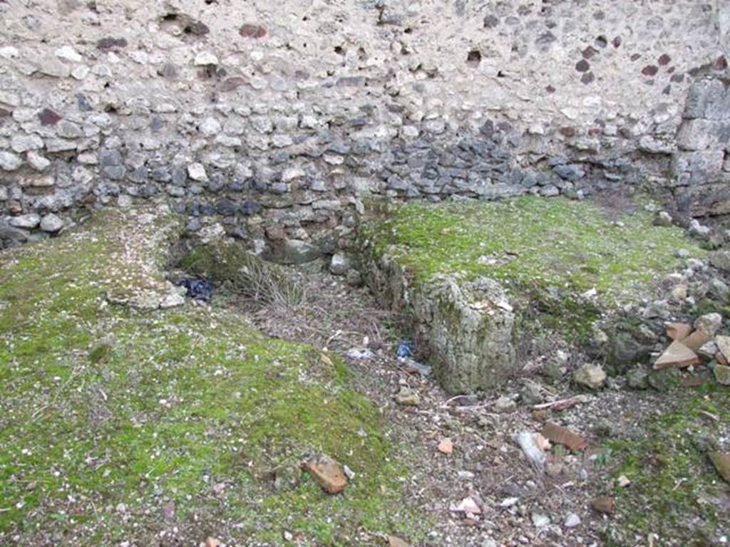 VI.9.1 Pompeii. December 2007. Room 18, structure near the south wall.