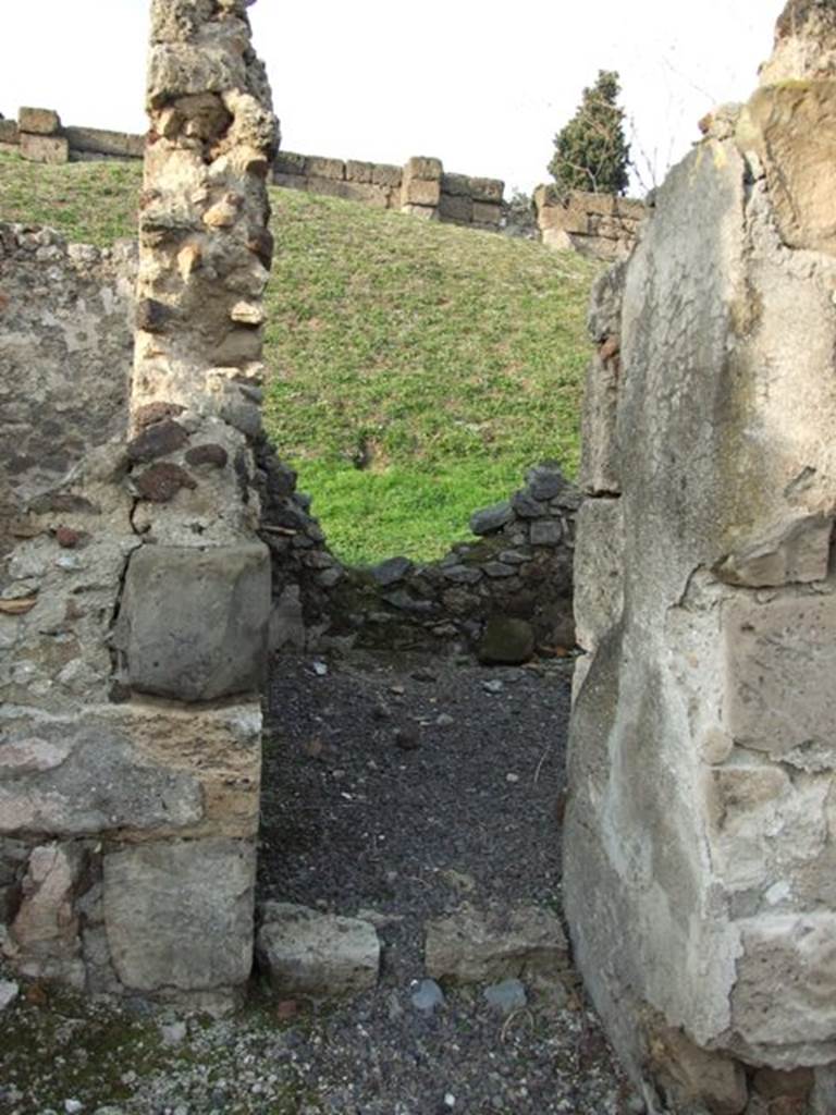 VI.9.14 Pompeii. December 2007. Doorway to room 28, the kitchen in north-east corner.