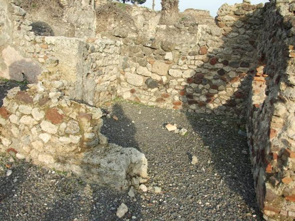 VI.9.14 Pompeii. December 2007. Looking east into room 26, a cubiculum on north side of entrance at VI.9.14.