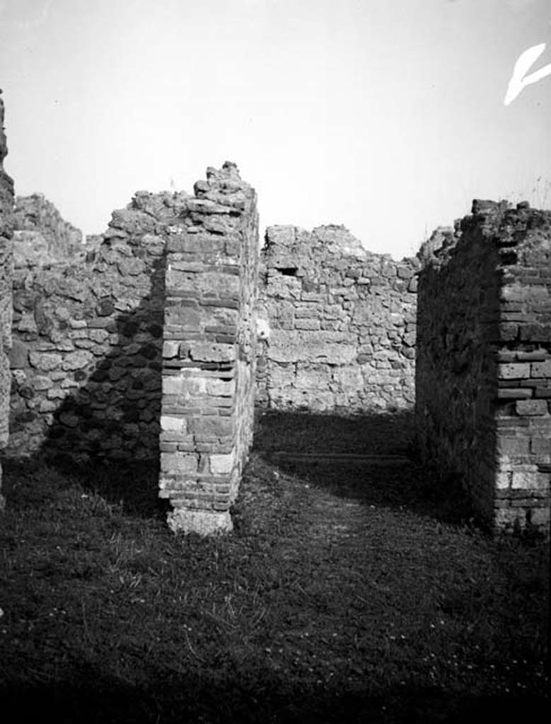 231101 Bestand-D-DAI-ROM-W.1114.jpg
VI.9.14 Pompeii. W1114.  Looking east from atrium 22 along fauces 25 towards Vicolo del Fauno .Photo by Tatiana Warscher. With kind permission of DAI Rome, whose copyright it remains. See http://arachne.uni-koeln.de/item/marbilderbestand/231101 
