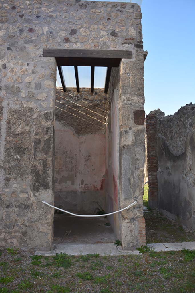 VI.11.10 Pompeii. October 2017. 
Room 29, looking west towards doorway, from atrium 27. On the right is room 48.
Foto Annette Haug, ERC Grant 681269 DCOR
