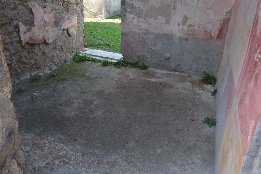 VI.11.10 Pompeii. October 2017. Room 29, looking across flooring towards other doorway in west wall into atrium 3 of VI.11.9.
Foto Annette Haug, ERC Grant 681269 DCOR
