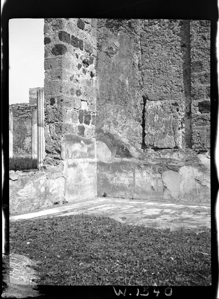 VI.11.10 Pompeii. W.1540. Looking towards north-east corner of room 35, with mosaic floor.
Photo by Tatiana Warscher. Photo  Deutsches Archologisches Institut, Abteilung Rom, Arkiv. 
