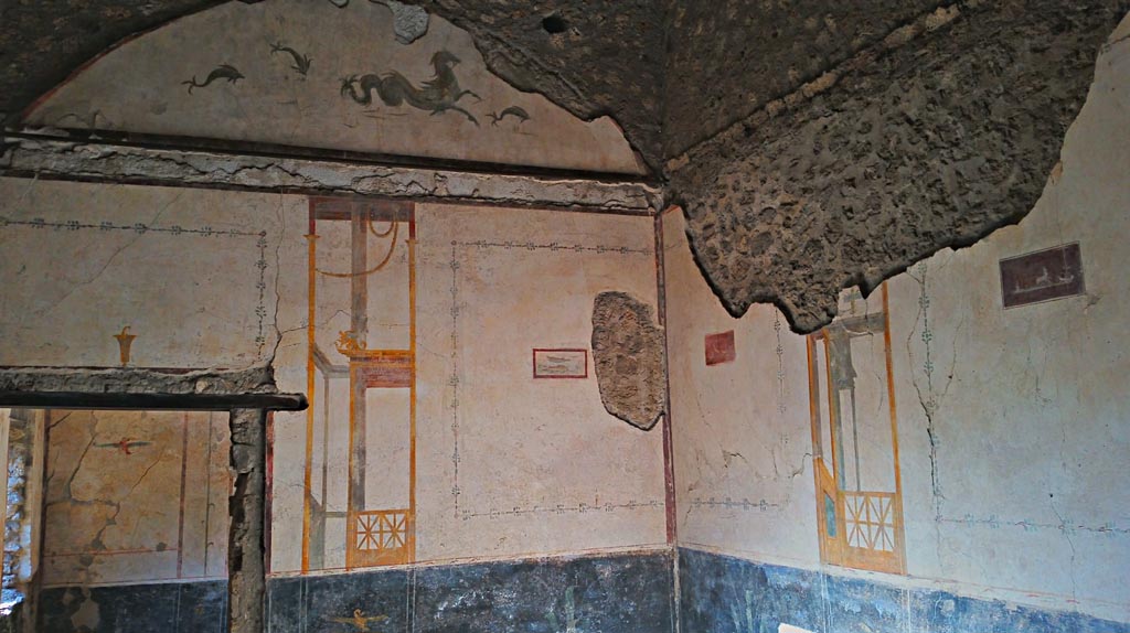 VI.15.8 Pompeii. December 2019. Upper west wall of tablinum, and north-west corner. Photo courtesy of Giuseppe Ciaramella.