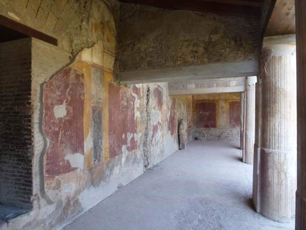 VII.1.8 Pompeii. June 2012. Looking east along north portico B. Photo courtesy of Michael Binns.