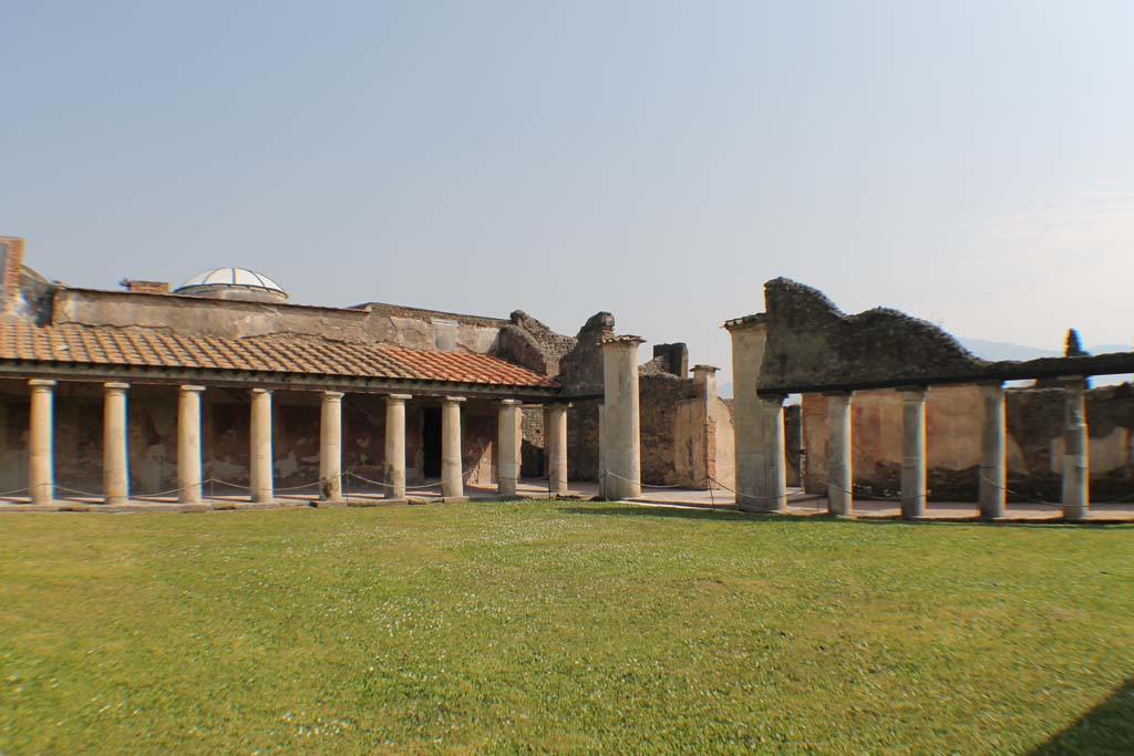 VII.1.8 Pompeii. March 2014. Looking south-east across gymnasium area C, towards the main entrance doorway.
Foto Annette Haug, ERC Grant 681269 DCOR

