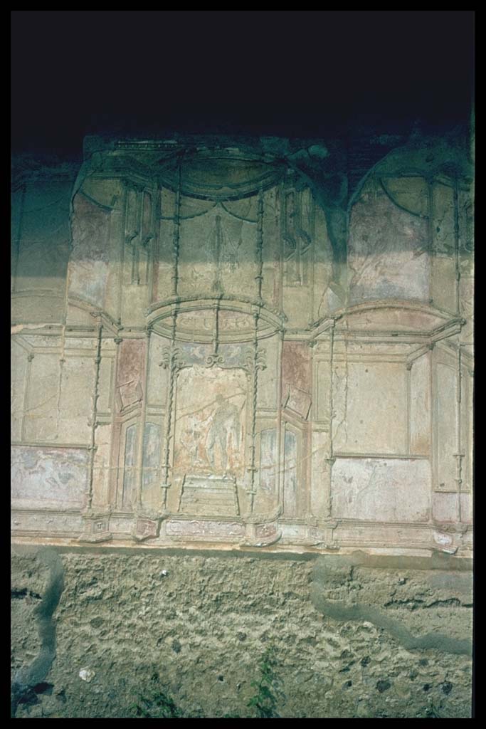 VII.1.8 Pompeii. Detail of plaster on wall in south-west corner of gymnasium C. 
Photographed 1970-79 by Günther Einhorn, picture courtesy of his son Ralf Einhorn.
