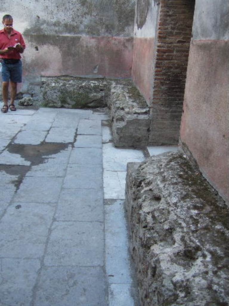 VII.1.8 Pompeii. May 2005. Looking south in men’s waiting room 2a.