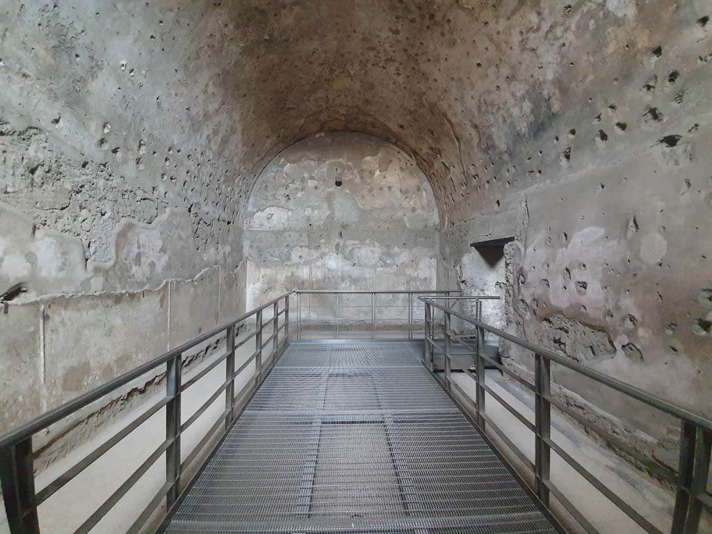 VII.1.8 Pompeii. July 2021. Tepidarium 10, looking east.   
Foto Annette Haug, ERC Grant 681269 DCOR
