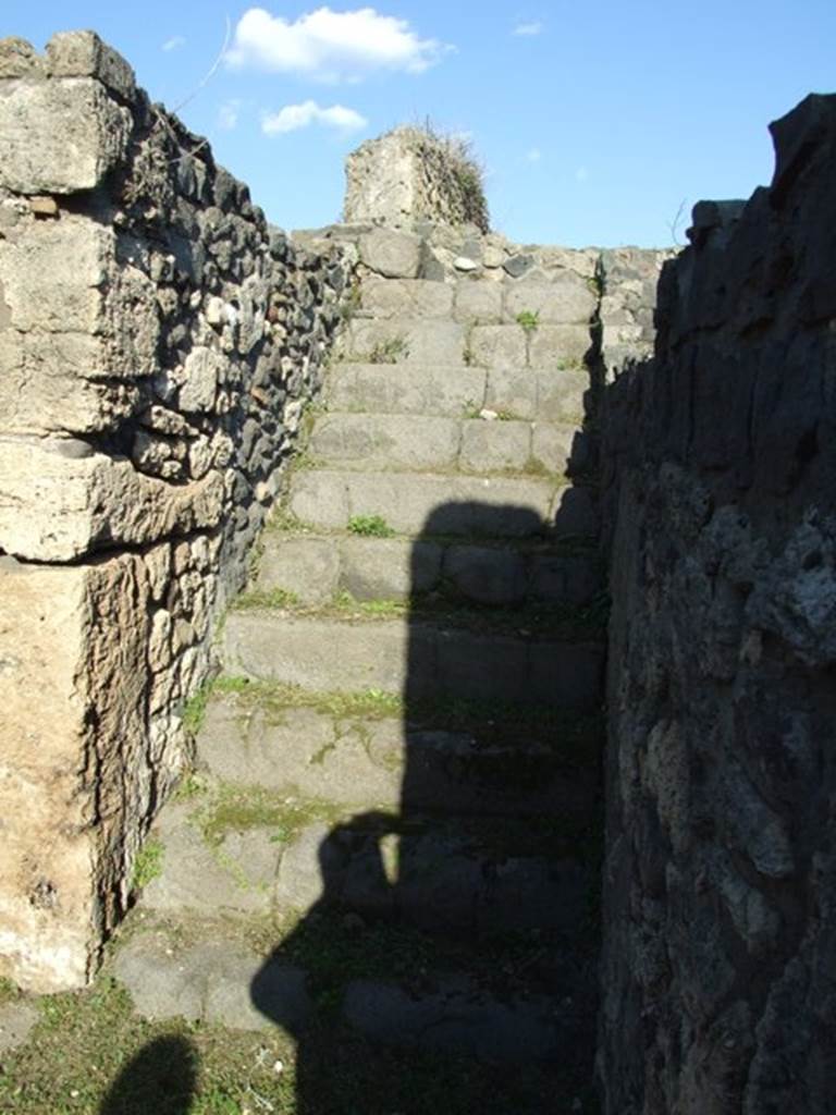 VII.4.31 Pompeii. March 2009. Room 25. Second staircase to upper floor, looking east.