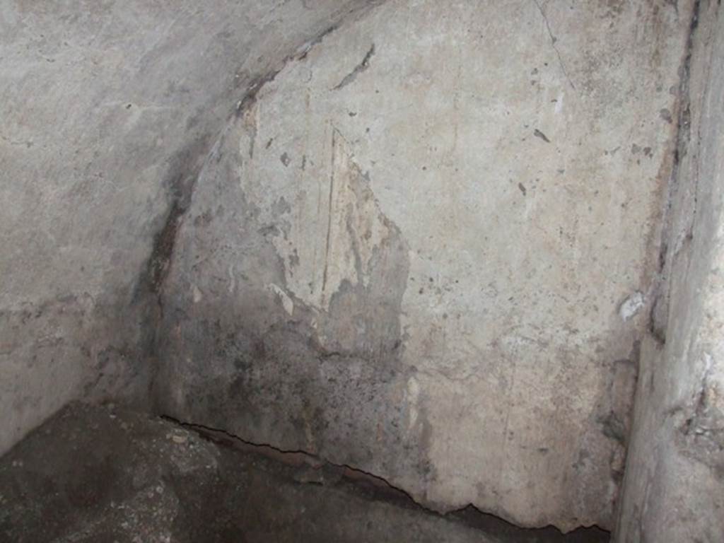 VII.4.31 Pompeii. March 2009. Room 27. Cellar. South wall.