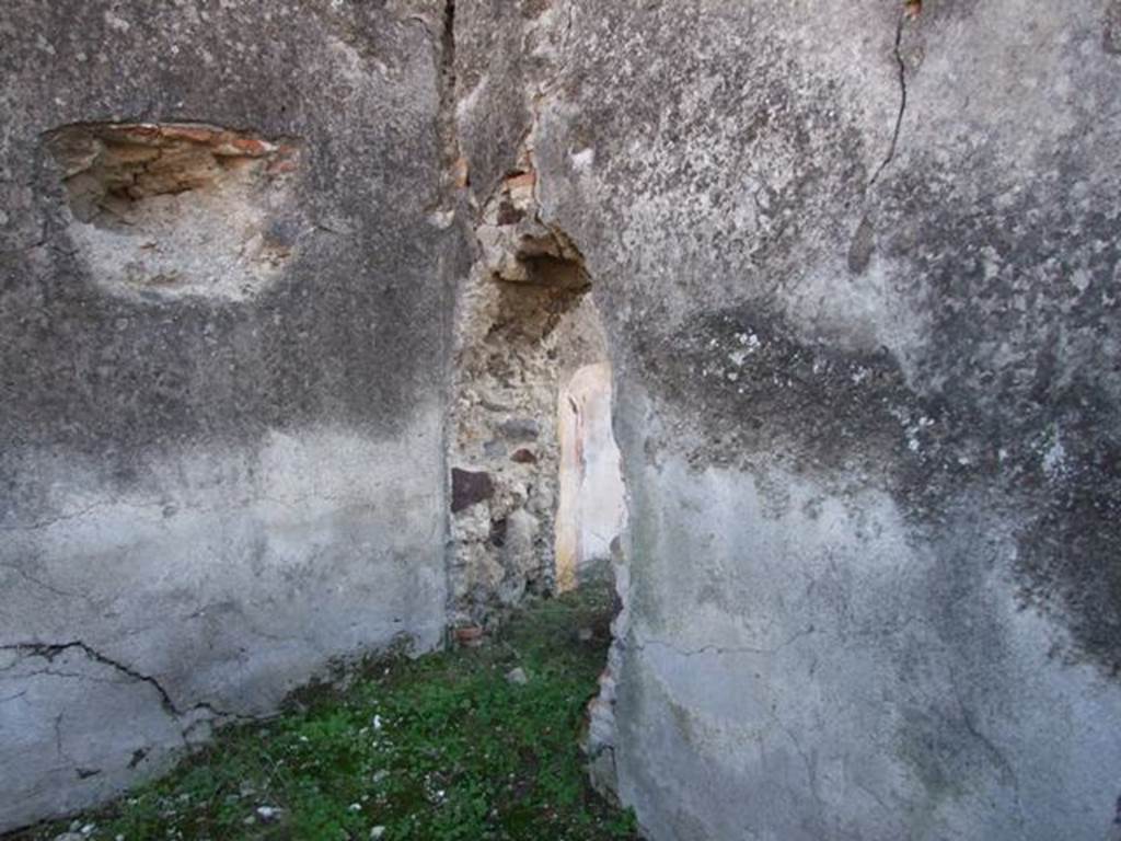 VII.16.15 Pompeii.  December 2007. Room 10, south-west corner of cubiculum.