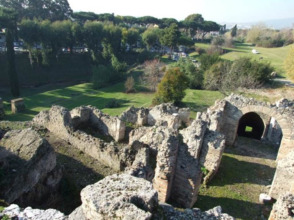 VII.16.15 Pompeii. December 2007. Looking north-west across rooms 27 to 36 on lower level.