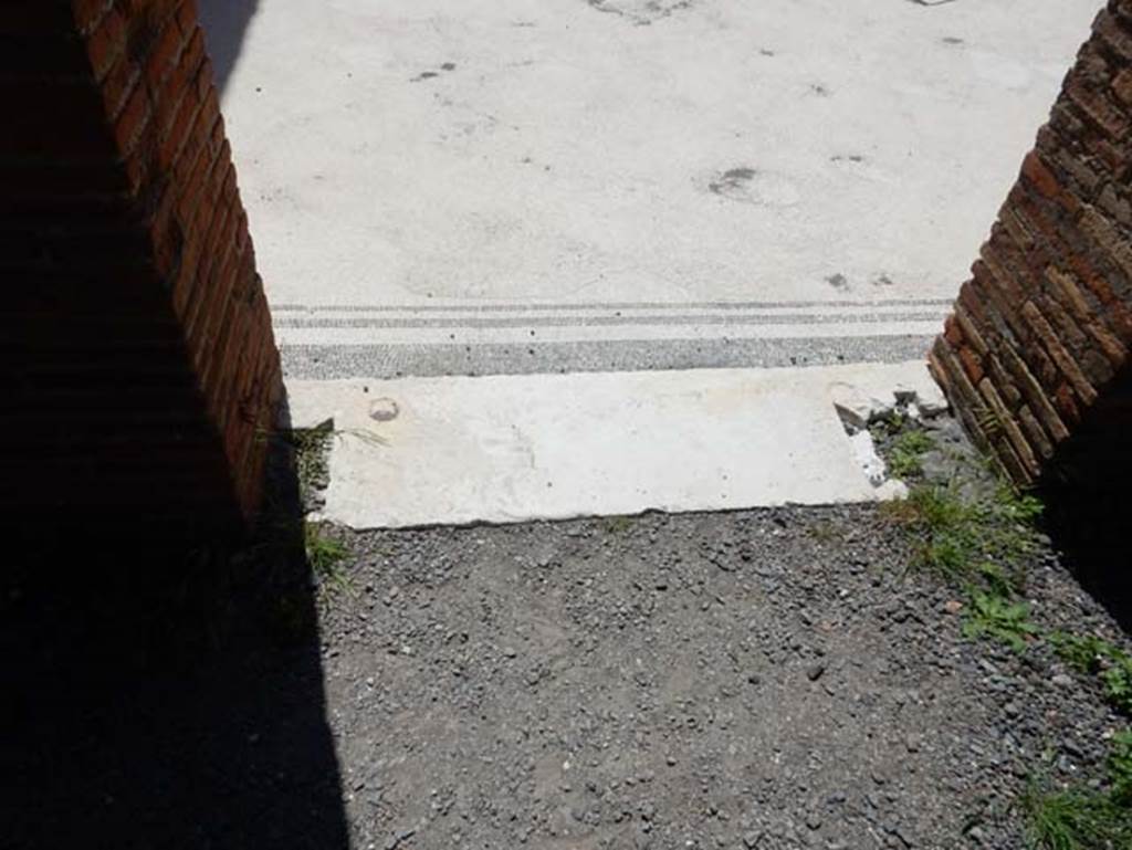 VIII.2.16 Pompeii. May 2018. Threshold of room on south side of entrance corridor. Looking west to atrium. Photo courtesy of Buzz Ferebee.
