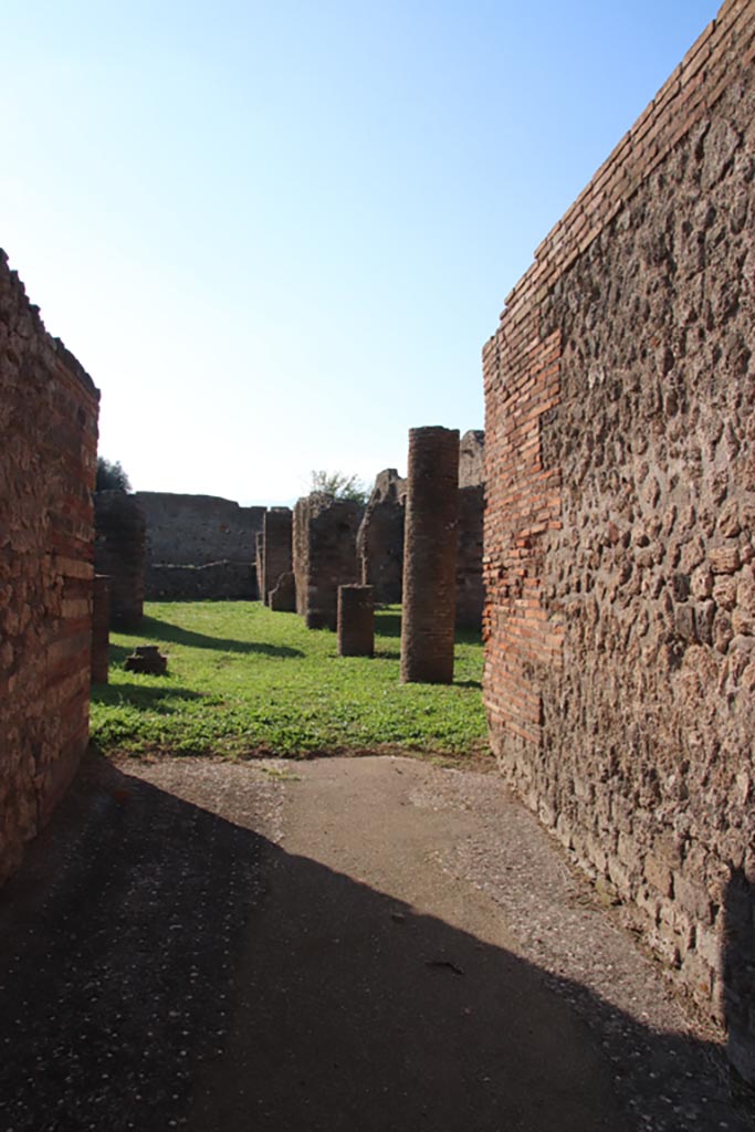 VIII.3.4 Pompeii. October 2022. 
Looking south across atrium from entrance corridor/fauces. Photo courtesy of Klaus Heese. 
