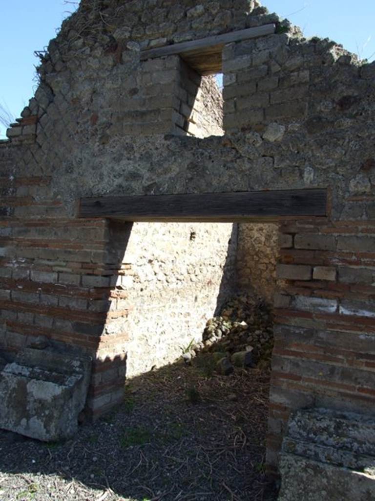 VIII.5.2 Pompeii.  March 2009.  Doorway to Room 17. Cubiculum.