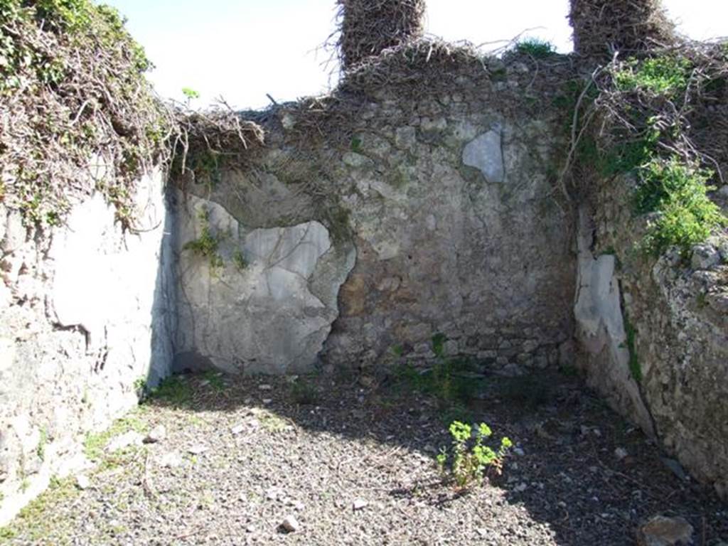 VIII.5.5 Pompeii.  March 2009.  Room 35.  Cubiculum.  Looking east.