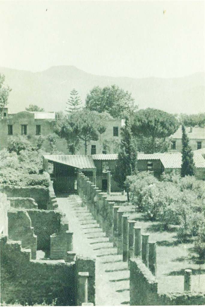 VIII.7.16 Pompeii. 1944.
Looking south across east side of Gladiators’ Barracks. Photo courtesy of Rick Bauer.