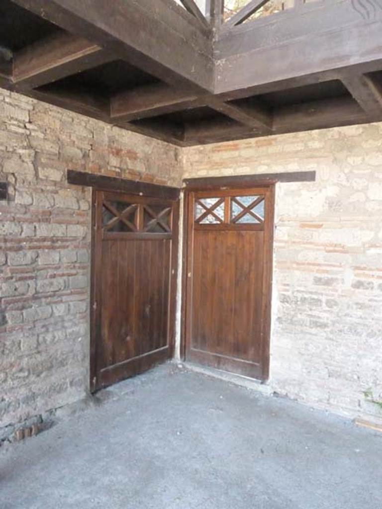 VIII.7.16 Pompeii. September 2015. Staircase on the east side and room on the south side in south-east corner.