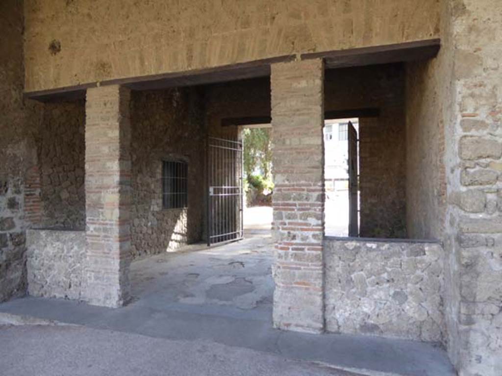 VIII.7.16 Pompeii. October 2014. Looking south into the exedra. Photo courtesy of Michael Binns.