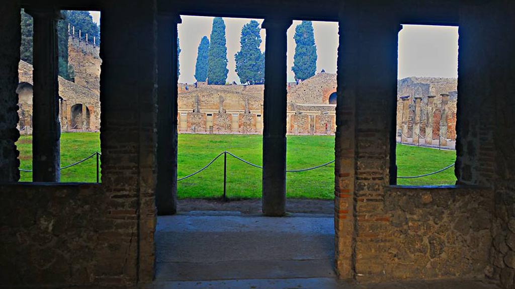 VIII.7.16 Pompeii. 2015/2016. Looking north across exedra to south side colonnade. Photo courtesy of Giuseppe Ciaramella.