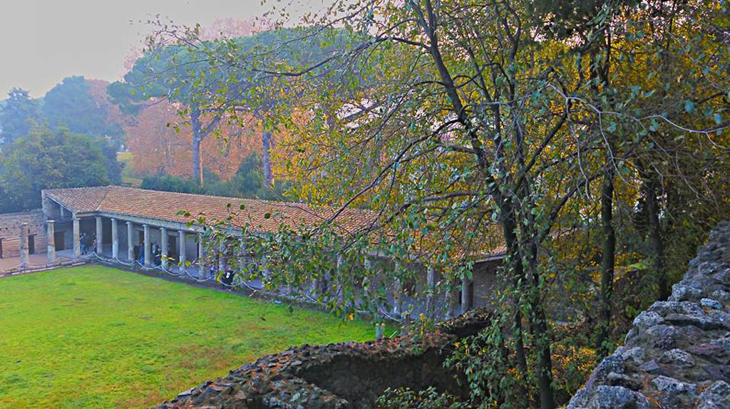 VIII.7.16 Pompeii. 2015/2016. Looking south across top of rooms on west side. Photo courtesy of Giuseppe Ciaramella.