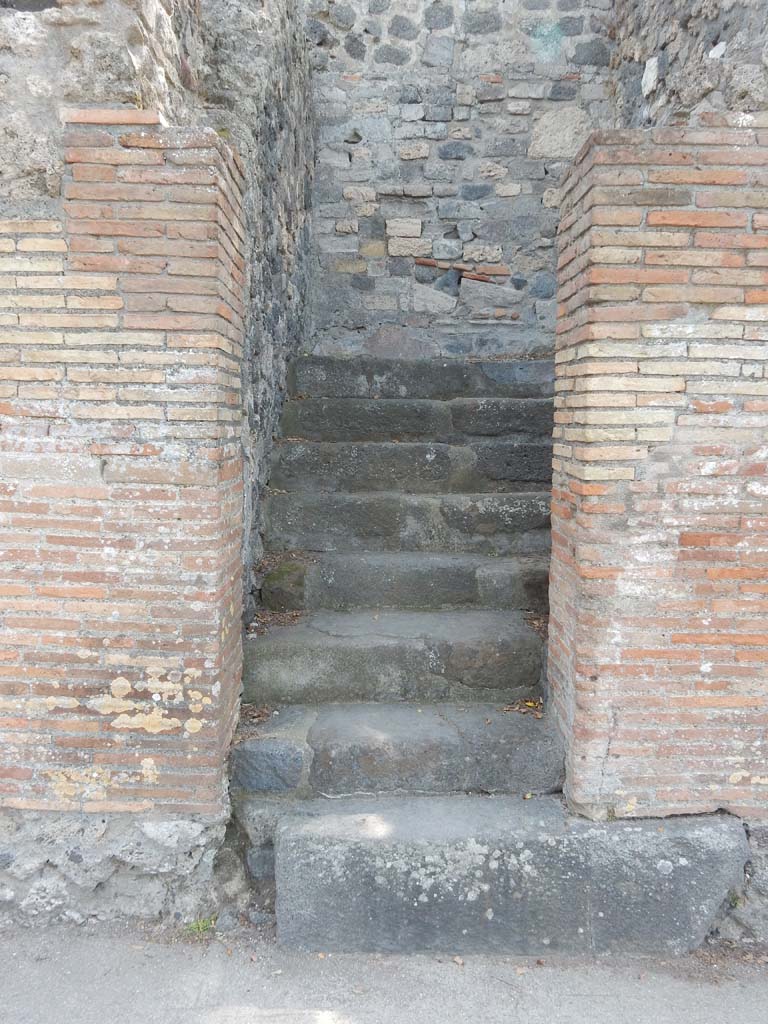 VIII.7.16 Pompeii. June 2019. Small staircase to upper floor on west side.
Photo courtesy of Buzz Ferebee.