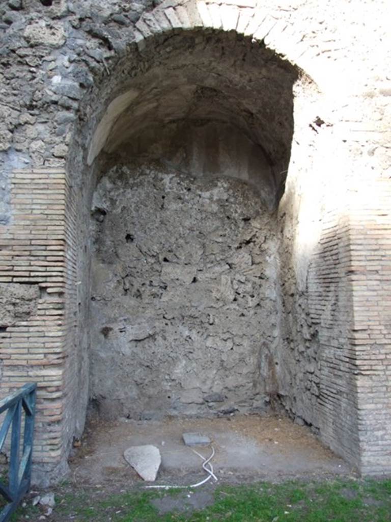 VIII.7.16 Pompeii. December 2007. North West corner. Arch under staircase.
