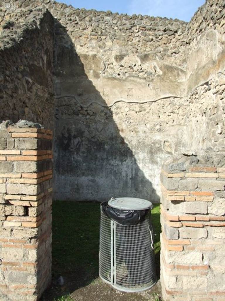 VIII.7.16 Pompeii. September 2005. Room on north side.