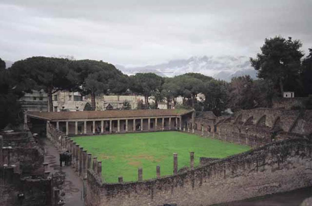 VIII.7.16 Pompeii. May 2010. Looking south and west from above east side of the Gladiators Barracks. Photo courtesy of Rick Bauer.