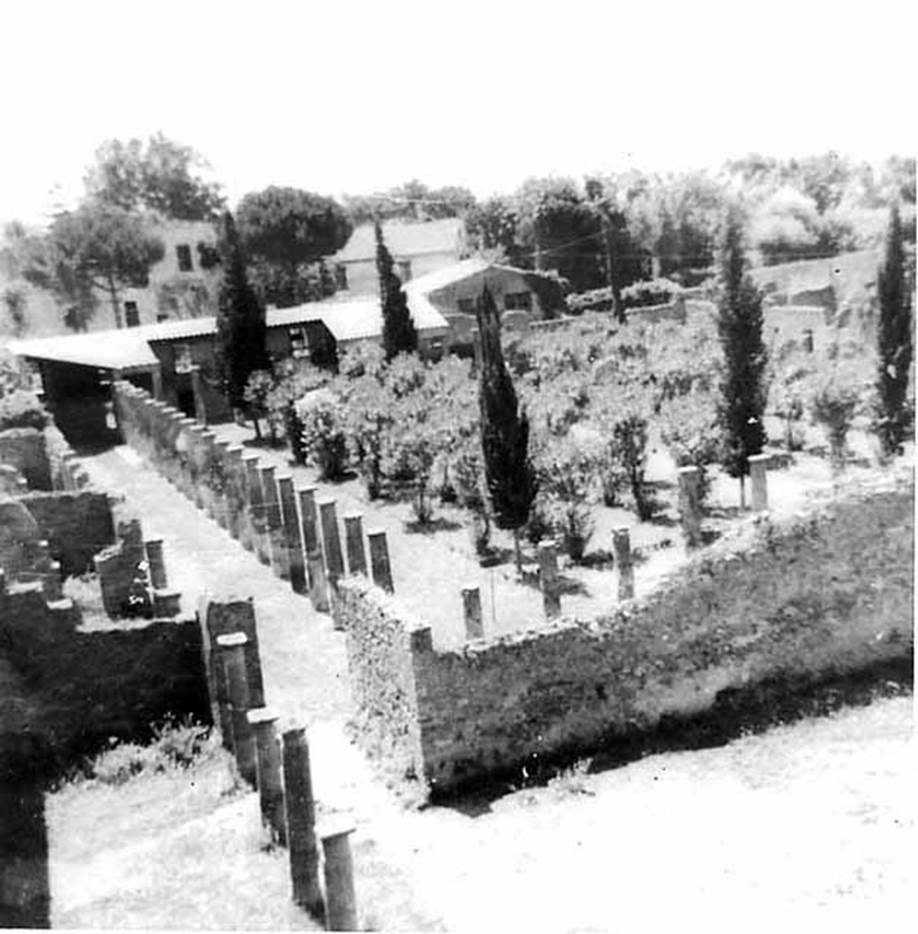 VIII.7.16 Pompeii. 1944. Looking south and west from above east side.
Photo courtesy of Rick Bauer.